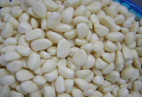 Frozen peeled garlic